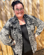 Load image into Gallery viewer, Amber Acid Washed Button Up