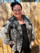 Load image into Gallery viewer, Amber Acid Washed Button Up